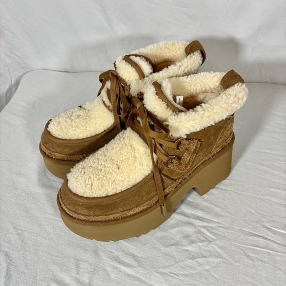 NEW UGG Classic New Heights Lace Up Wool SheepSkin Chestnut Suede Boot US 8/UK 6 - Picture 1 of 12
